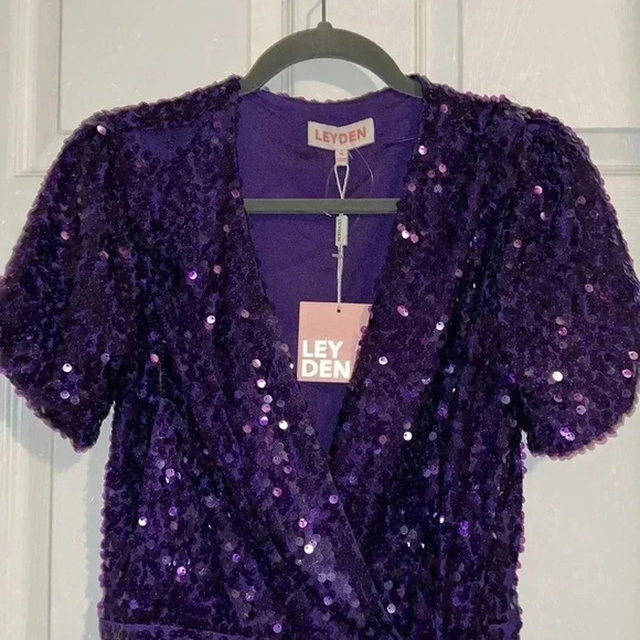 Leyden dress
PTP approx 17” (open front)
Length approx 35” - Picture 3 of 6